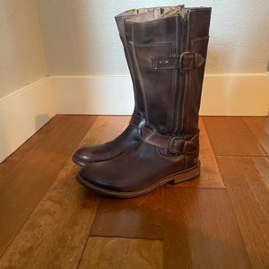 Bedstu Gogo Teak Driftwood Brown Leather Boots like new in Box women’s size 8
